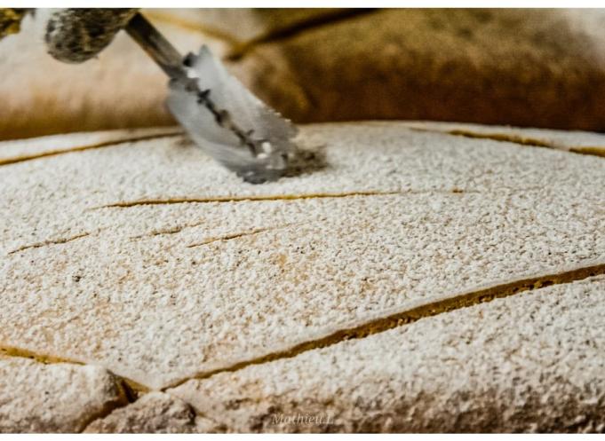 Fondée en 1993, la maison artisanale tarnaise a construit son développement autour d'un parti pris qui traverse les décennies : bio, production artisanale, circuits courts et prix accessible. (Photo Pain & Nature)