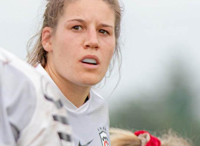 Gaëlle Hermet, capitaine de l'équipe de France de Rugby et troisième ligne aile du Stade Toulousain, sera l'une des invités sportifs au Gala des jeunes entrepreneurs Medef31. 