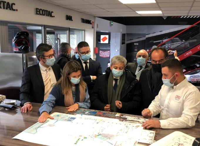  Caroline Mateu, accompagnée du responsable qualité Guillaume Leonardon a présenté en février les projets d'Hexis à Frontignan aux préfets de Région Étienne Guyot et de l'Hérault Jacques Witkowski.