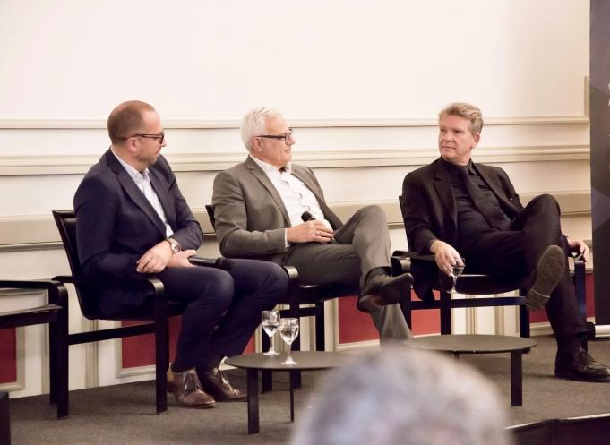 De gauche à droite : Jean-Christophe Zerbini, directeur général de l’Agence du Numérique en Santé, Alain Di Crescenzo, président de la CCI France et Arnaud Montebourg, ancien Ministre de l’Économie, du Redressement productif et du Numérique. (Photo KELEO Solutions) 
