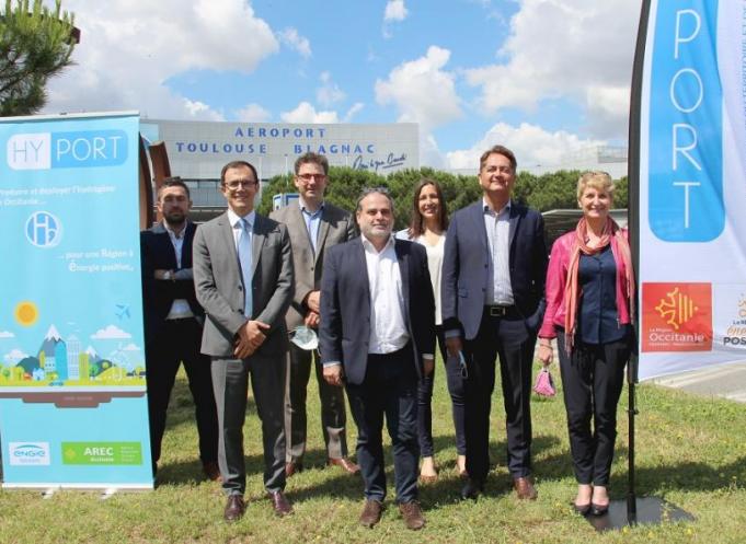 C'est la société Hyport qui installe et va gérer cette station de production distribution d'hydrogène sur la platerforme aéroportuaire de Toulouse Blagnac