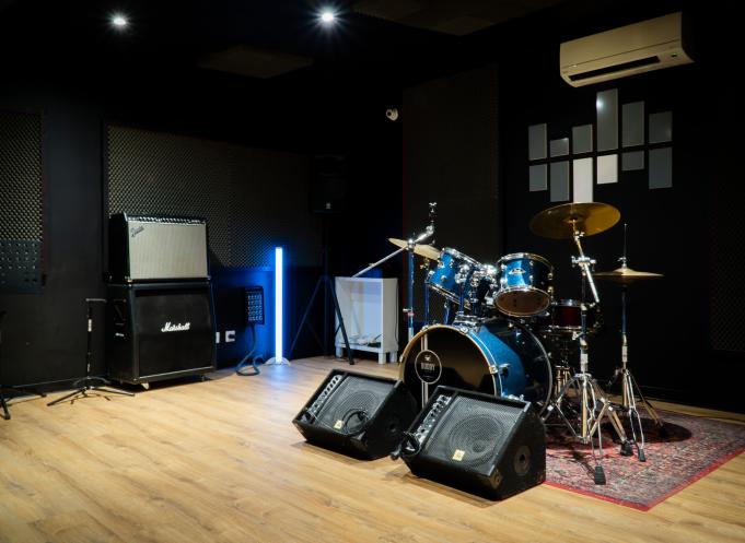 Les Studios Rimshot sont accessibles en continu grâce à un système de réservation et d’accès automatisé, permettant aux musiciens de répéter à toute heure. (Photo Studio Rimshot)