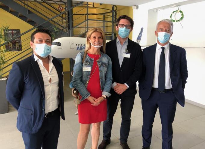 Les membres du CODIR Thomas Fantini et Valérie Jimenez ont également visités la chaîne d'assemblage de l'A320 d'Airbus aux côtés de Pierre-Olivier Nau et de Patrick Martin.