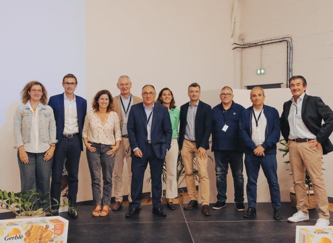 Présente dans 15 pays à l’export, l’entreprise s’appuie sur 10 sites de production (dont 8 en France et 2 en Espagne), 4 filiales en Europe, et une équipe de 1 480 collaborateurs, majoritairement implantés dans l’Hexagone. En 2024, son chiffre d’affaires s’élève à 412 millions d’euros, porté par une distribution multi-canal : grandes surfaces, magasins bio, pharmacies, restauration hors domicile et e-commerce. (Photo N&S)