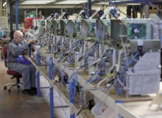 Ligne d'assemblage de machines pour le dentaire