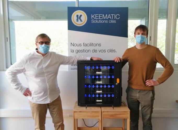 Les fondateurs de Keematic devant la K-Box