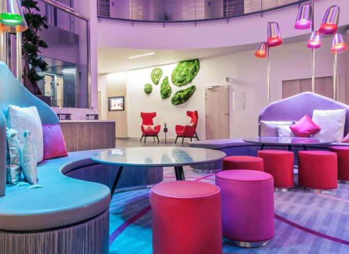 Classé 4 étoiles, l'hôtel propose 90 chambres réparties sur 6 étages, 2 salles de réunions et un parking de 58 places, le tout sur une surface de 3 352 m2. (Photo : Mercure Toulouse)