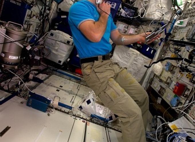Expérience Everywear à bord de la station spatiale internationale.© ESA/NASA/, 2016