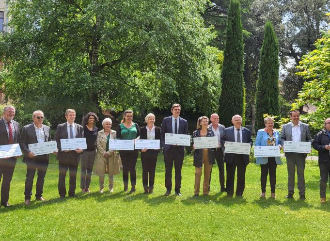 Les porteurs des 13 premiers projets financés par le Fonds vert en Occitanie ont été reçus par le préfet Pierre-André Durand. (Photo : Anthony Assémat - Entreprises Occitanie)