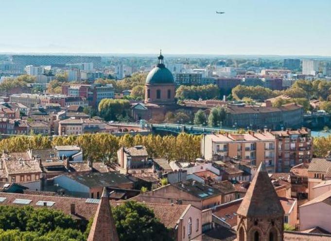 Augmentation de +100 €/m² en un an dans la ville de Toulouse (pour les logements neufs). 
