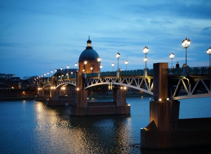En 2025, Toulouse dépasse pour la première fois l’objectif des 5 millions de nuitées. Le tourisme d’affaires consolide son poids économique. L’international progresse. La R&D représente 73 % des nouvelles implantations. (Photo Pixabay)
