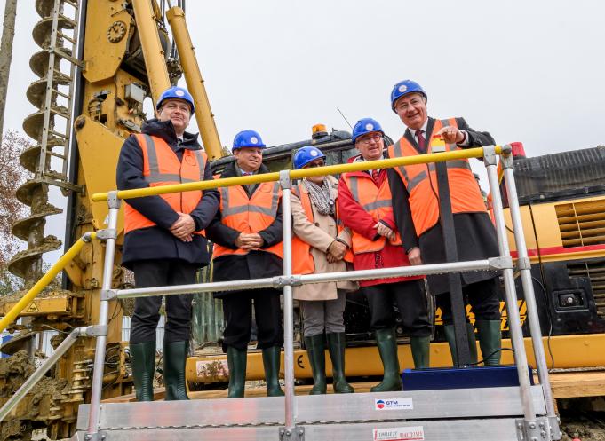 Jean-Michel Lattes, président de Tisséo, et Jean-Luc Moudenc, maire de Toulouse et président de Toulouse Métropole (à droite) lors du lancement du chantier de la 3e ligne de métro, en décembre 2022 (Photo : Tisséo)