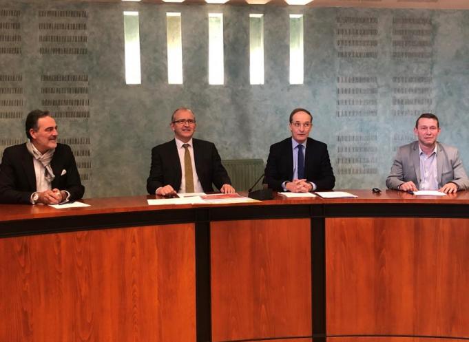 Pierre Dunac, bâtonnier de l'Ordre des avocats du Barreau de Toulouse, Xavier Pavageau, président du Tribunal judiciaire de Toulouse et président du Conseil départemental de l'Accès au Droit de la Haute-Garonne, Laurent Granel, président du Tribunal de commerce de Toulouse, Frédéric Langlois, vice-bâtonnier de l'Odre des avocats du Barreau de Toulouse. 