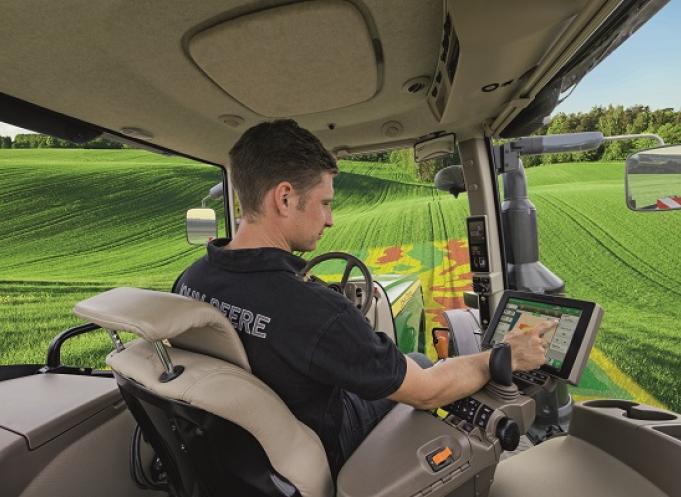 Pilotage Farmstar sur un tracteur John Deer. 