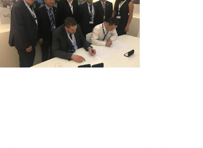 Signature de l'accord au Bourget 2017