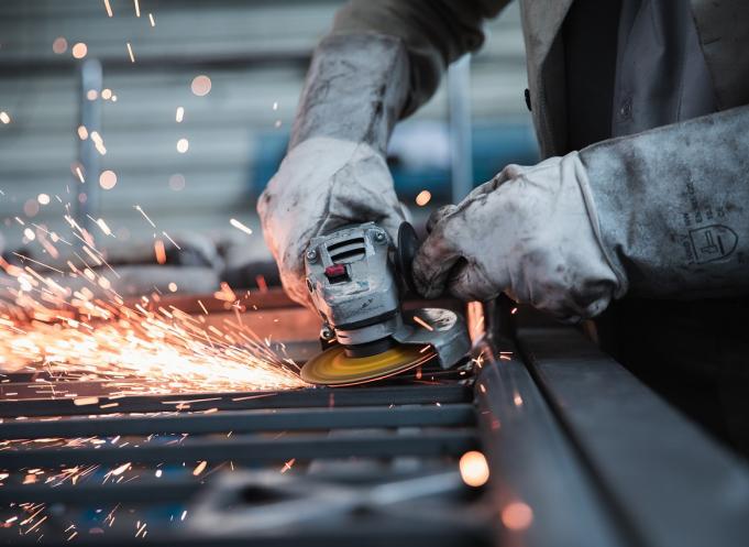 Selon l’Insee, un emploi industriel génère 1,5 emploi indirect et 3 emplois induits. (Photo d'illustration : Pixabay)