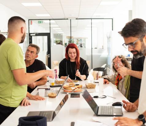 Repas frais cuisinés par des chefs, portions calibrées par des diététiciens, livraison hebdomadaire… La société fondée par @Véronique Capon estime que son service permet de libérer jusqu’à neuf heures par semaine. (Photo La Brigade de Véro)
