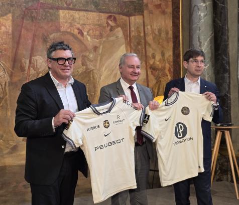 De gauche à droite : Didier Lacroix, président du Stade Toulousain, Jean-Luc Moudenc, maire de Toulouse et président de Toulouse Métropole et Olivier Cloarec, président du Toulouse Football Club. (Photo Dorian Alinaghi)