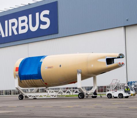 Chaîne d’assemblage Airbus : en 2025, le groupe vise l’accélération progressive de ses cadences, avec un objectif de 870 livraisons en 2026. (Photo Airbus)