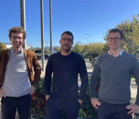 L'équipe de Wheere, à Montpellier (Hérault) : de gauche à droite, Antoine Carrabin (co-fondateur et CTO), Pierre-Arnaud Coquelin (co-fondateur et CEO) et Stéphane David Grignot (ingénieur système). (Photo : Wheere)