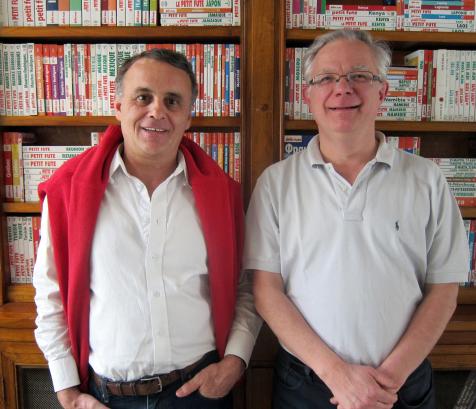 De gauche à droite : Dominique Auzias, gérant-fondateur du Petit Futé et Jean-Paul Labourdette, co-fondateur. (Photo Petit Futé)