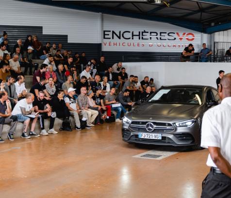 Après plusieurs années de pénurie, les volumes de véhicules d’occasion sont revenus sur le marché. Mais le véritable enjeu ne porte plus seulement sur les flux. (Photo EnchèresVO)