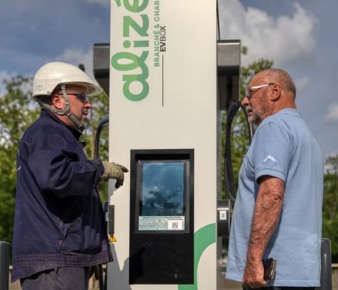 Toulibeo enregistre chaque mois entre 7 000 et 9 000 recharges, effectuées aussi bien par des particuliers que par des professionnels (taxis, livreurs, etc.). (Photo Toulibeo)