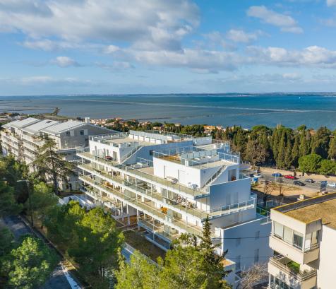 À Sète, une nouvelle résidence vient s’inscrire entre l’étang de Thau, la pinède des Pierres Blanches et le Mont Saint-Clair. (Photo Kaufman & Broad)