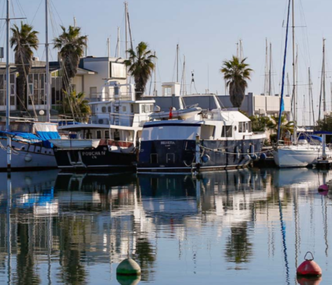Avec 1 300 anneaux à flot et des équipements de pointe, le port de Canet-en-Roussillon, capitale du catamaran et du refit en Méditerranée, s’appuie sur un pôle nautique d’une quarantaine d’entreprises leaders comme Catana Group, Bénéteau ou Windelo. (Photo Sillages)