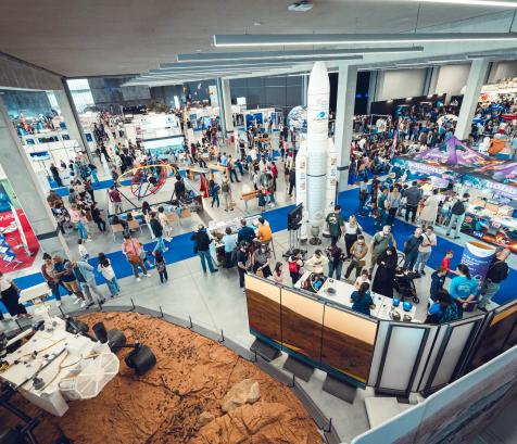 Tout au long du Toulouse Space Festival, la Cité de l’espace est aussi présente au Meett. Elle y installera un laboratoire itinérant, où un animateur scientifique proposera des expériences sensorielles et participatives. (Photo Toulouse Space Festival)