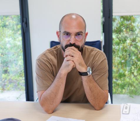 Oren Laloum, directeur général et associé de FHE, à Perpignan, accélère dans la rénovation énergétique des bâtiments. (Photo : FHE)