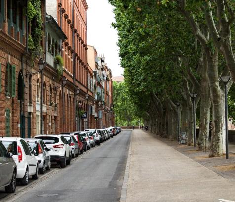 Le marché du logement neuf à Toulouse traverse une période critique : au 1er semestre 2025, les ventes au détail chutent à un niveau jamais observé, tandis que l’offre disponible s’amenuise dangereusement. (Photo Pixabay)