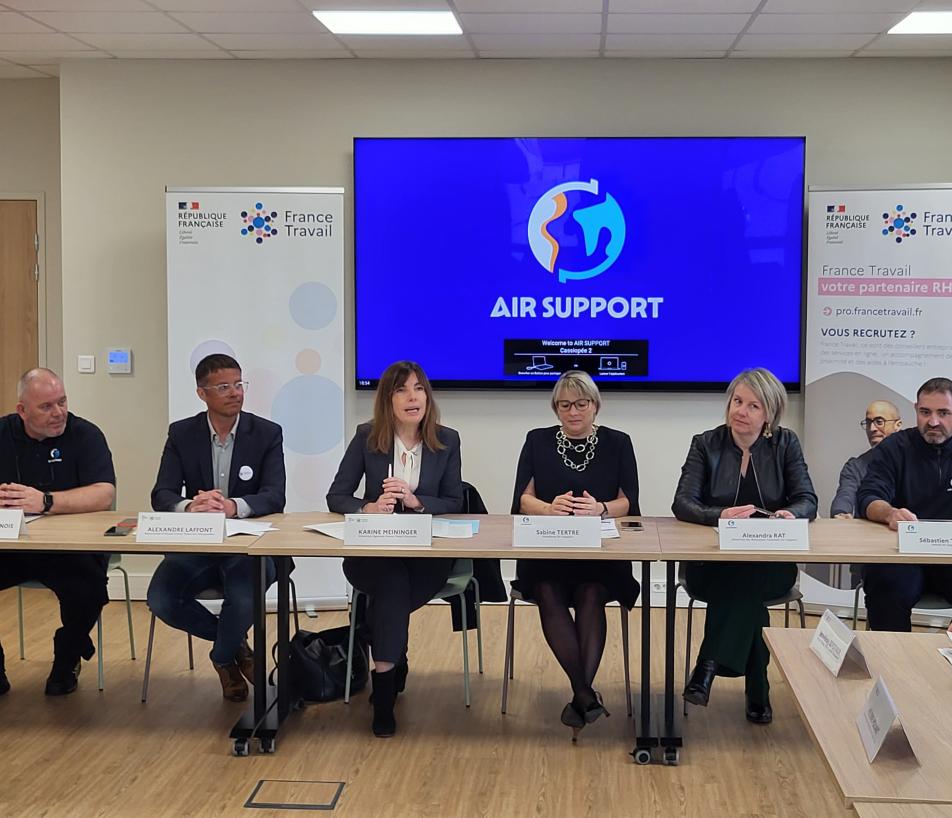 De plus en plus, les entreprises misent sur le savoir-être, les immersions et la méthode de recrutement par simulation, qui permettent de détecter des compétences au-delà du CV. (Photo Dorian Alinaghi)