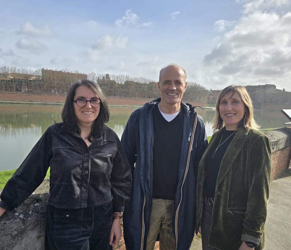 De gauche à droite : Nathalie Perrot, présidente de l’URSCOP Occitanie Pyrénées, Cyril Rocher, le directeur et Sophie Sophie Hemardinquer responsable de la communication chez Les Scop Occitanie Pyrénées. (Photo Dorian Alinaghi)