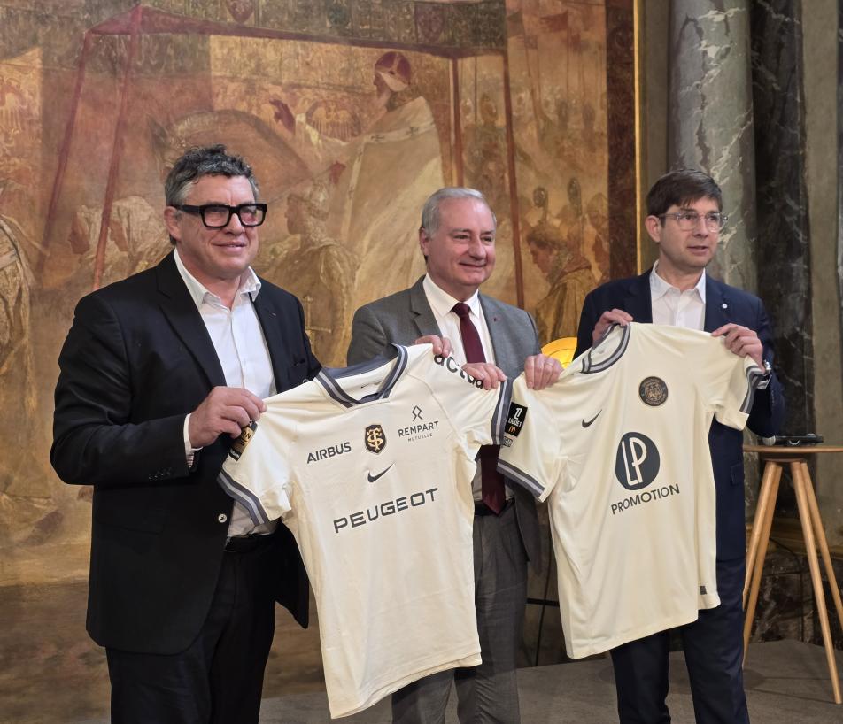 De gauche à droite : Didier Lacroix, président du Stade Toulousain, Jean-Luc Moudenc, maire de Toulouse et président de Toulouse Métropole et Olivier Cloarec, président du Toulouse Football Club. (Photo Dorian Alinaghi)