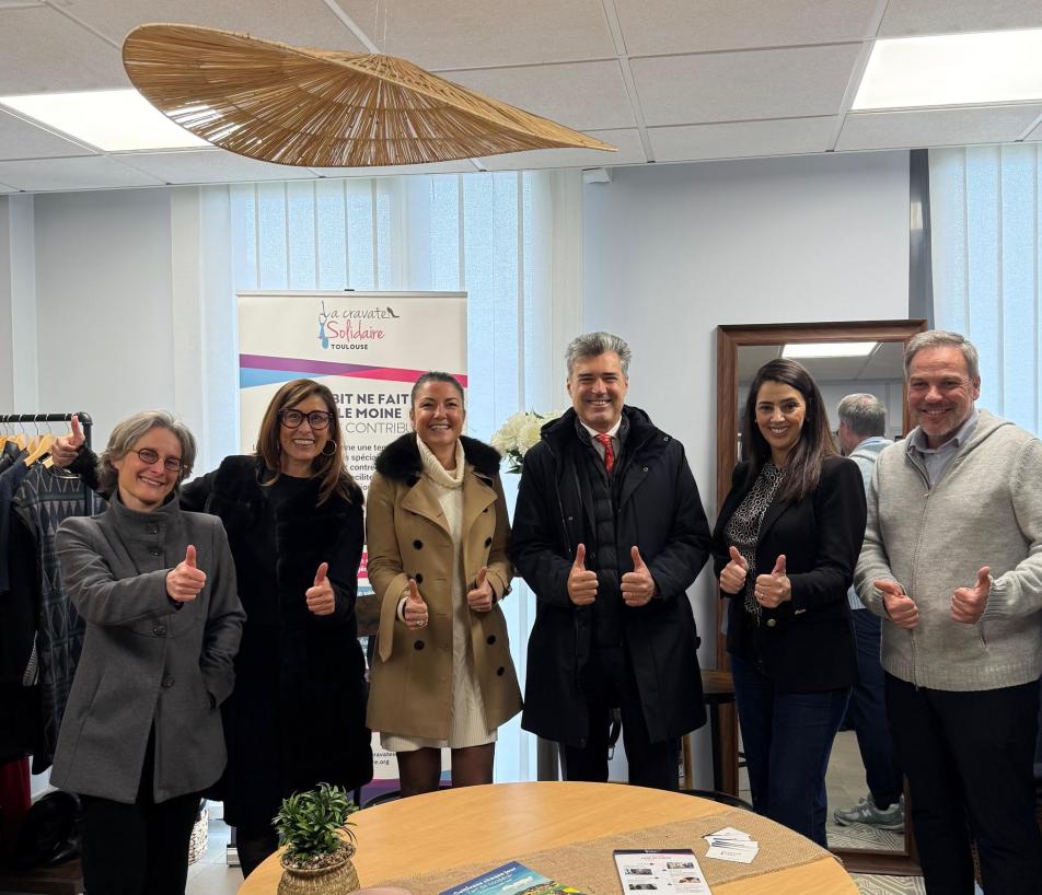 Les 138 kilos de vêtements collectés seront remis à des candidates et candidats accompagnés par La Cravate Solidaire Toulouse, pour aborder leurs entretiens avec confiance et égalité. (Photo La Cravate solidaire)